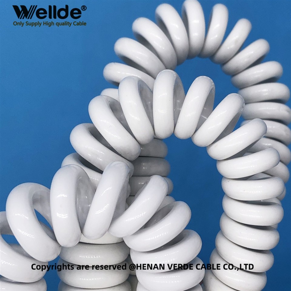 multi-core coiled cable